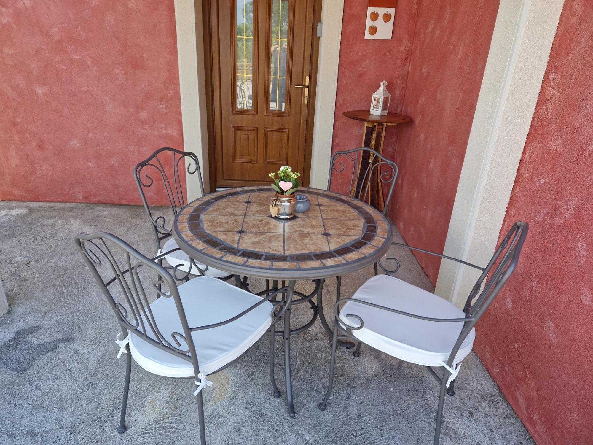 Wine & Vinales * Koper